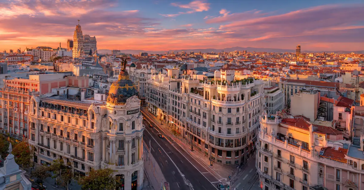 Discover the top 25 must-see places in Madrid, from the Royal Palace to hidden tapas bars. Your expert travel guide to Spain's stunning capital city.